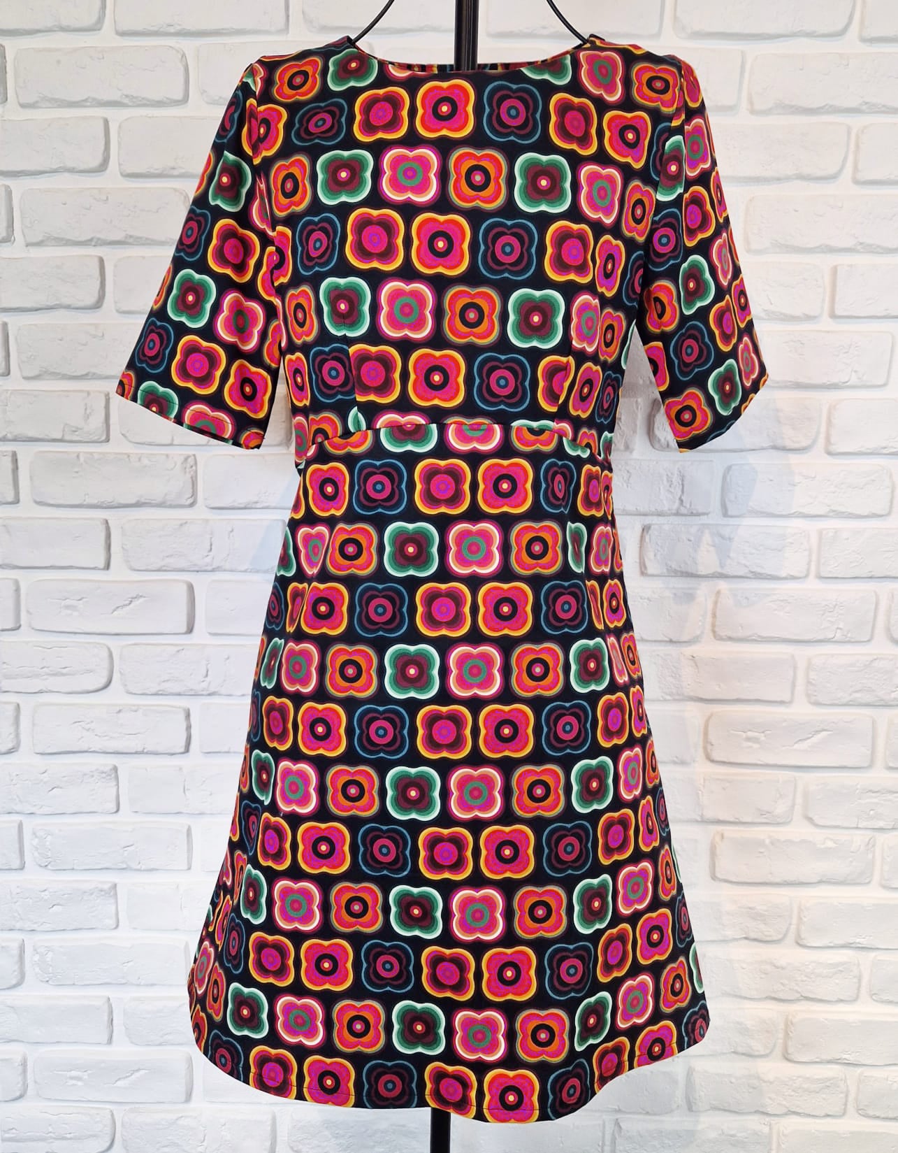 XL - Summer of Love - London sixties dress - Natural Fabric